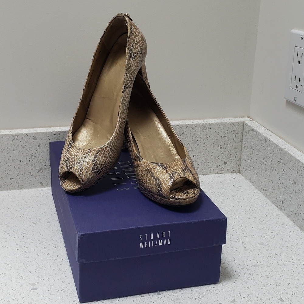 Stuart Weitzman Snakeskin Heels w/Original Box and Dust Bags